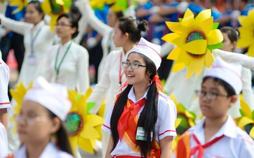  Học phí đối với các chương trình giáo dục đại trà cấp học mầm non và 
giáo dục phổ thông công lập năm học 2015 - 2016 từ 60.000 - 300.000 
đồng/tháng/học sinh đối với khu vực thành thị.