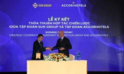 Nâng chất du lịch Việt, nhìn từ những cái bắt tay nội - ngoại