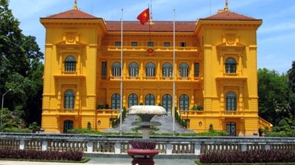 Chủ tịch nước thống lĩnh các lực lượng vũ trang: “Khó khả thi”