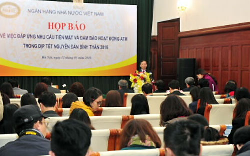 Các ngân hàng thương mại trước, trong và sau Tết Nguyên đán tiếp tục 
thực hiện nghiêm việc đáp ứng nhu cầu tiền mệnh giá nhỏ, không chi các 
loại tiền mới in (nếu còn tồn kho) từ 5.000 đồng trở xuống vào lưu thông, 
chỉ chi các loại tiền đã qua lưu thông.