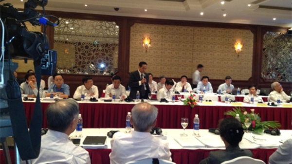 Vì sao kinh tế mãi tụt dốc?