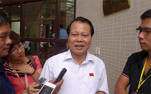 Nhắc lại quan điểm về trần nợ công và bội chi vào sáng 25/5, câu trả lời
 mà báo chí nhận được từ Phó thủ tướng Vũ Văn Ninh là nợ công vẫn đang 
trong giới hạn an toàn, nên cũng cần phải xem xét có thể phải huy động 
thêm nguồn lực để hỗ trợ nền kinh tế trong lúc khó khăn - Ảnh: CTV.<br>