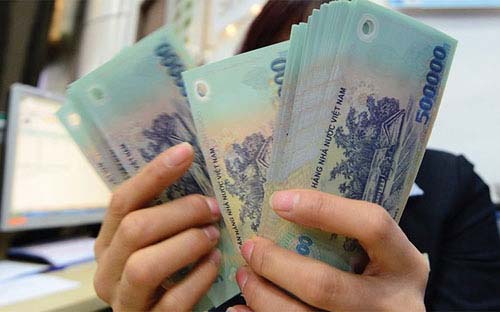 Năm 2016, ước tính huy động VND của các tổ chức tín dụng tăng tới 23% trong khi huy động ngoại tệ giảm khoảng 7% so với cuối 2015.<br>