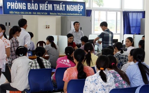 Báo cáo cho hay, tính đến 31/12/2015, số người tham gia bảo hiểm thất nghiệp tại Việt Nam là 10.287.594 người, tăng 1.067.841 người, tương ứng tăng 11,58% so với năm 2014.