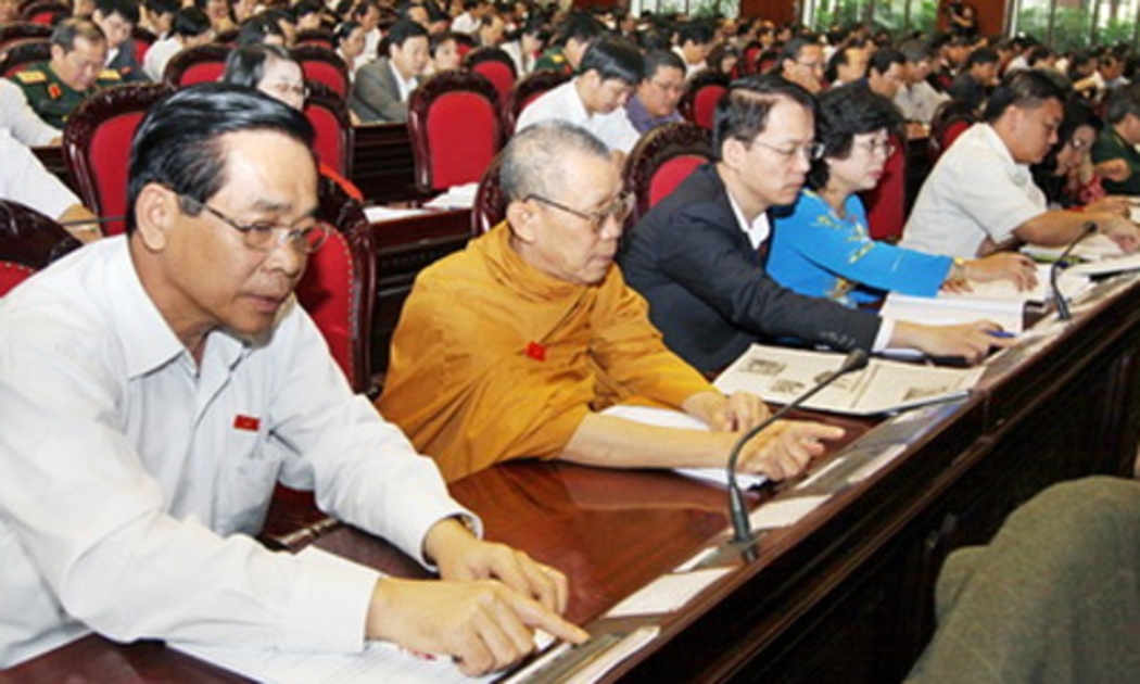 Sẽ tốt hơn nếu thời gian, công sức của các đại biểu nói riêng và Quốc 
hội nói chung không phải tiêu tốn vào quy trình “soạn - sửa” như vậy.