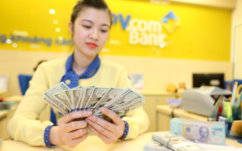 Nếu để ý trong chỉ thị Thống đốc vừa ban hành, “dự trữ ngoại hối” là cụm
 từ không thấy xuất hiện. Hẳn là nhà điều hành đã lường trước áp lực và 
khó khăn - Ảnh: Quang Phúc.<br>