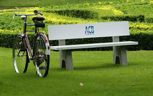 Tính đến 30/6/2013, tổng tài sản của ACB tiếp tục giảm so với thời điểm 
31/12/2012, còn 169,4 nghìn tỷ đồng so với 176,3 nghìn tỷ đồng.