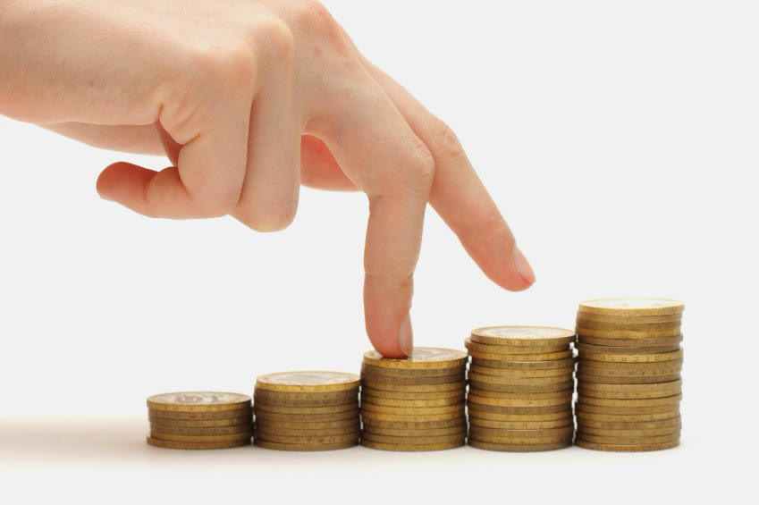 Là cơ quan giúp Quốc hội “gác cửa” cả chuyện kiếm tiền và tiêu tiền, Ủy 
ban Tài chính - Ngân sách vẫn có hai quan điểm về điều chỉnh lương.