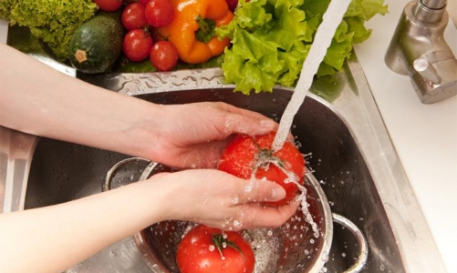 An toàn thực phẩm và chuyện “thương người nghèo”