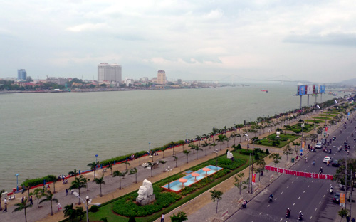 Là một trong những nội dung lớn song đang còn rất ngổn ngang tại dự thảo
 sửa đổi Hiến pháp 1992, mô hình chính quyền địa phương đang khiến các 
nhà lập pháp rất “đau đầu” - Ảnh: Việt Tuấn.<br>