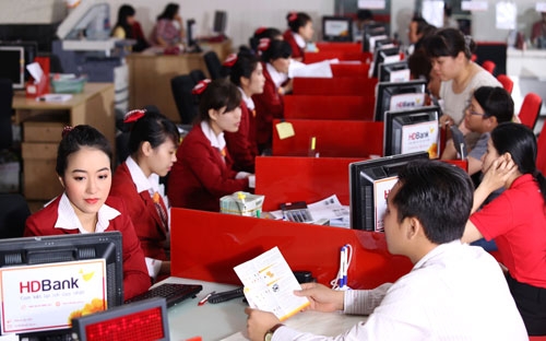 Chương trình này đáp ứng các nhu cầu vay vốn sản xuất kinh doanh, cho 
vay bất động sản và mua xe ôtô của khách hàng cá nhân, hộ kinh doanh và 
doanh nghiệp siêu nhỏ trên cả nước trong những tháng cuối năm.