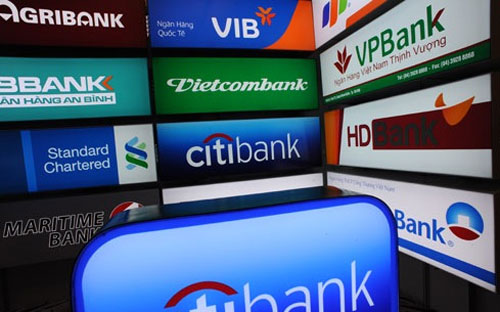 Dù chưa rõ rệt và mở rộng, nhưng những chuyển động mới là khởi đầu cho sự bớt cô đặc trong một đặc quyền cạnh 
tranh từng nghiêng hẳn về một phía bao lâu nay.