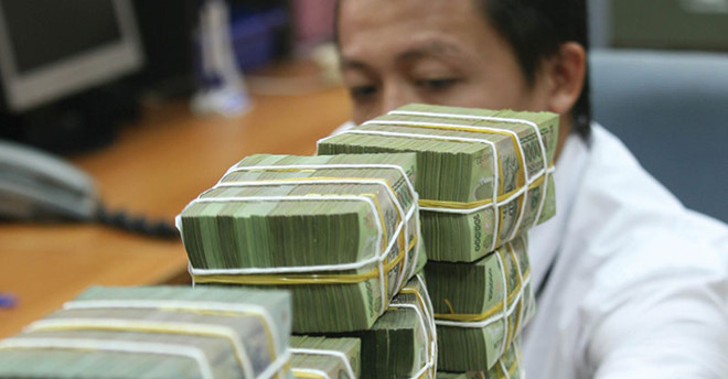 Theo số liệu của Ủy ban Giám sát tài chính Quốc gia đề cập mới đây, quy mô lãi dự thu của hệ thống ngân hàng tăng cao và dồn lại trong những năm qua. Nợ xấu cũng tiềm ẩn ở đây, dù không mở rộng ở nhiều thành viên.