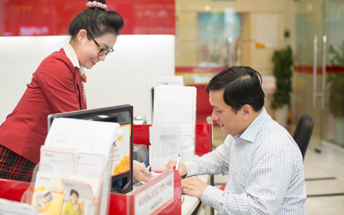 Công nghệ xác thực dấu vân tay được HDBank áp dụng cho ba loại giao dịch: rút tiền
 từ tài khoản tiền gửi thanh toán, rút tiền tiết kiệm và chuyển khoản 
tại quầy.