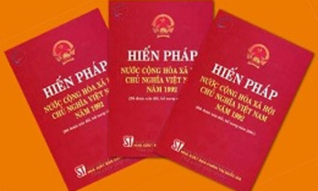 Dự thảo Hiến pháp sau khi sửa đổi, bổ sung có 11 chương, 126 điều, 
so với Hiến pháp năm 1992 giảm 1 chương, 21 điều, 18 điều giữ nguyên, 95
 điều sửa đổi và bổ sung 13 điều mới.
