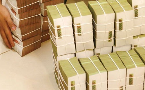  Qua năm 2016, Ủy ban Giám sát đánh giá, nợ xấu chờ xử lý (nợ bán cho VAMC) và nợ xấu tiềm ẩn trong tái cơ cấu vẫn lớn.