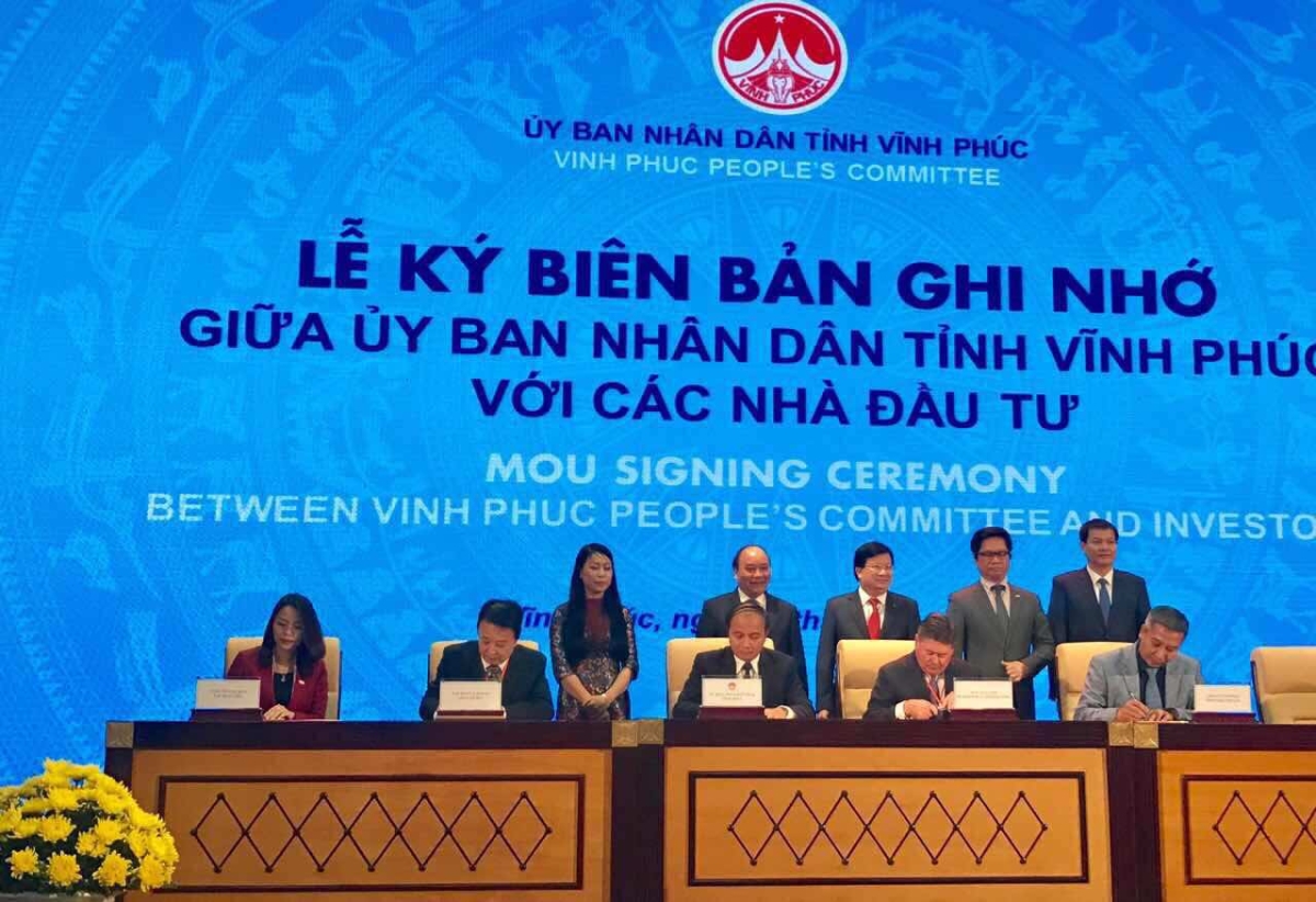 Tại hội nghị, Vĩnh Phúc đã quyết định chủ trương đầu tư, cấp giấy chứng nhận đăng ký đầu tư cho 23 dự án với 21 nhà đầu tư; có 27 dự án của 22 nhà đầu tư ký biên bản ghi nhớ cam kết thực hiện dự án tại tỉnh với số vốn trên 1,5 tỷ USD và 102.000 tỷ đồng.