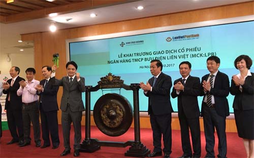 Trong phiên đầu tiên trên UPCoM, cổ phiếu LPB dẫn đầu về quy mô giao dịch với gần 7,3 triệu cổ phiếu được chuyển nhượng, trong đó nhà đầu tư nước ngoài mua vào tới 1,25 triệu cổ phiếu.<br>