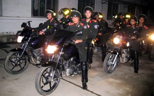 Về quy định cảnh sát cơ động được trang bị, quản lý, sử dụng máy bay, 
tàu thủy, một số ý kiến tại cơ quan thẩm tra dự án luật cho rằng cần cân
 nhắc vì đòi hỏi đầu tư ngân sách quá lớn.