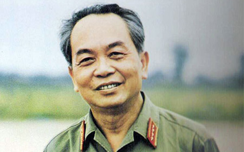 Chắc chắn, Võ Nguyên Giáp sẽ là người giật giải quán quân về viết hồi ức
 lịch sử. Khác với nhiều nhà hoạt động cách mạng khác, khi buông dần 
những công việc chính trường, ông thực sự dành tâm lực cho việc tổng kết
 lịch sử và lấy chính trải nghiệm của mình để tìm ra những bài học. 