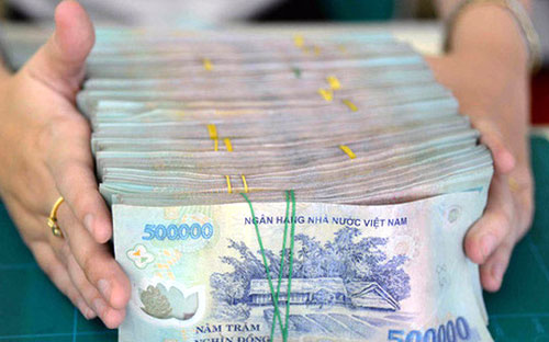 Trần lãi suất cho vay với vướng mắc trên thực tế, trong quy định và thực thi luật, nổi bật và kéo dài từ những năm 2006-2007 cho đến nay.<br>