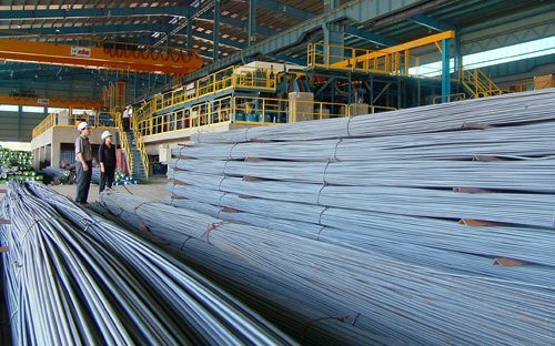 Việc tăng giá điện trong bối cảnh này sẽ ảnh hưởng lớn đến nhiều doanh nghiệp - Ảnh: Việt Tuấn.