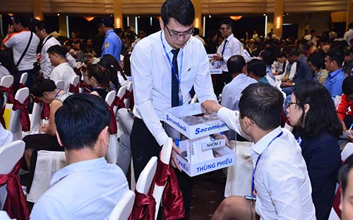 Sacombank tiếp tục thay đổi cơ cấu nhân sự cao cấp sau đại hội đồng cổ đông tổ chức thành công ngày 30/6 vừa qua.<br>