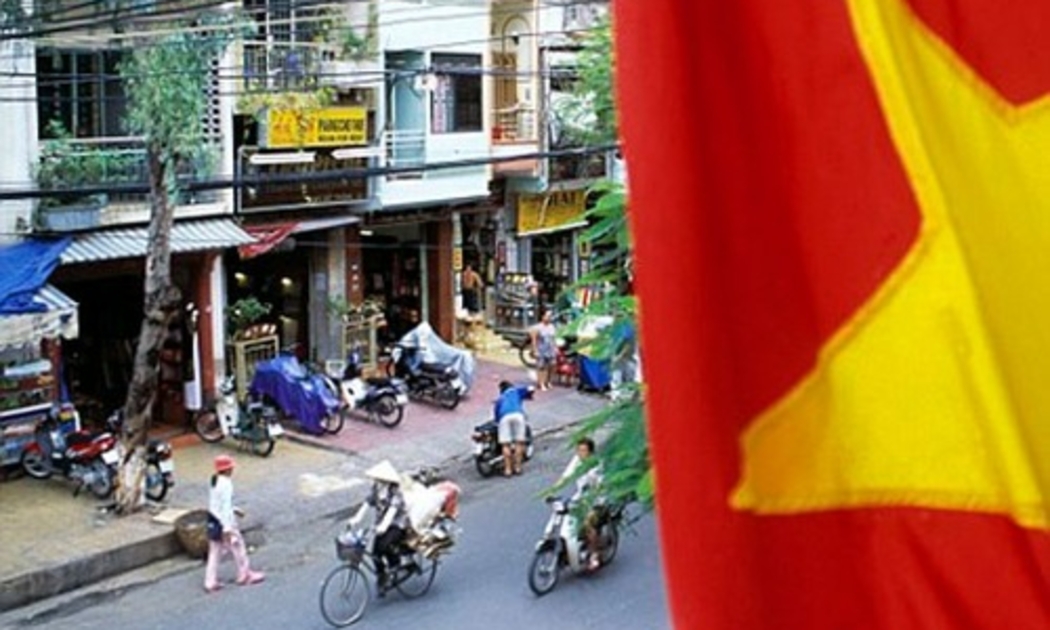 Điều 54 của dự thảo Hiến pháp sửa đổi quy định: nền kinh tế Việt Nam
 là nền kinh tế thị trường định hướng xã hội chủ nghĩa với nhiều hình 
thức sở hữu, nhiều thành phần kinh tế. 