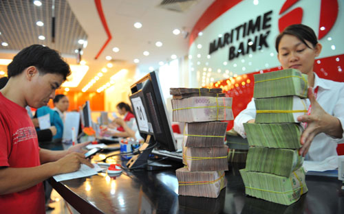 10 ngày sau quyết định đồng loạt giảm các lãi suất điều hành của Ngân 
hàng Nhà nước, nhiều lãi suất trên thị trường đã có xu hướng đồng thuận 
rõ rệt hơn.