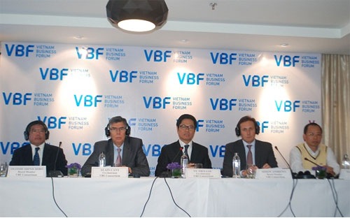 <span id="div" class="fl w100 mt10 span-detailimages relative">Các đại diện của Liên minh Diễn đàn Doanh nghiệp Việt Nam - Ảnh: HQ.</span>