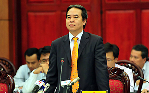Trong những dòng in đậm, ông Bình khẳng định, sau một năm thực hiện 
khuôn khổ pháp lý mới về quản lý thị trường vàng, quyền sở hữu, tích 
trữ, mua bán vàng miếng hợp pháp của người dân được bảo vệ. Thị trường 
vàng đã được sắp xếp lại một cách cơ bản - Ảnh: TN.