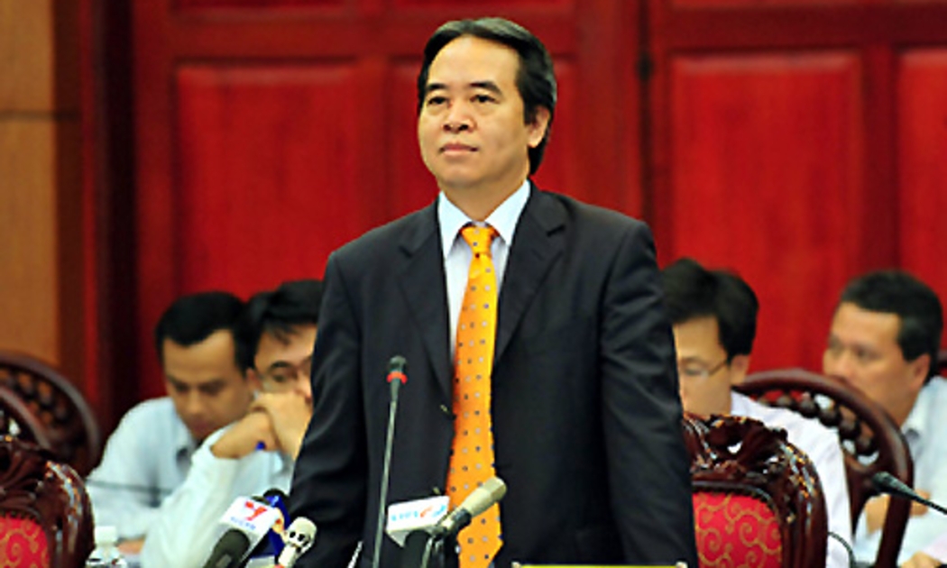 Trong những dòng in đậm, ông Bình khẳng định, sau một năm thực hiện 
khuôn khổ pháp lý mới về quản lý thị trường vàng, quyền sở hữu, tích 
trữ, mua bán vàng miếng hợp pháp của người dân được bảo vệ. Thị trường 
vàng đã được sắp xếp lại một cách cơ bản - Ảnh: TN.