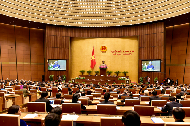 Tại phiên thảo luận toàn thể vào chiều 3/11, Phó chủ nhiệm Ủy ban Tài chính - Ngân sách của Quốc hội, đại biểu Trần Văn đã đề nghị Quốc  hội có thể xem xét, tạm “đóng băng” mức bội chi ngân sách và biên chế bộ máy quản lý Nhà nước trong 3 năm.