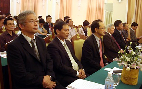 Quang cảnh lễ ra mắt ấn phẩm The Guide tiếng Nhật của Thời báo Kinh tế Việt Nam.<br>