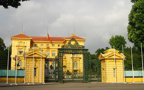 Phủ Chủ tịch trên đường Hùng Vương tại Hà Nội. <br>