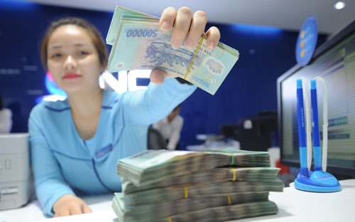 Với diễn biến mới và một số biểu hiện trên thị trường mở và thị trường liên 
ngân hàng, thanh khoản và năng lực tự cân đối vốn của hệ thống 
nói chung hiện đã chủ động hơn.