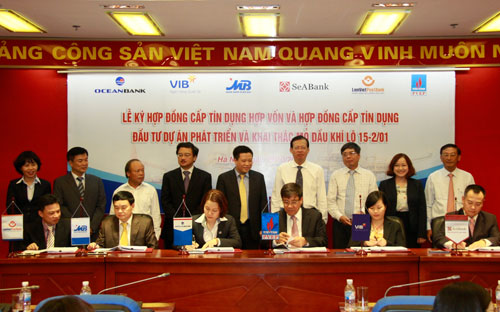 Lễ ký hợp đồng tài trợ vốn giữa 5 ngân hàng (OceanBank, VIB, MB, SeABank, LienVietPostBank) với PVEP.<br>