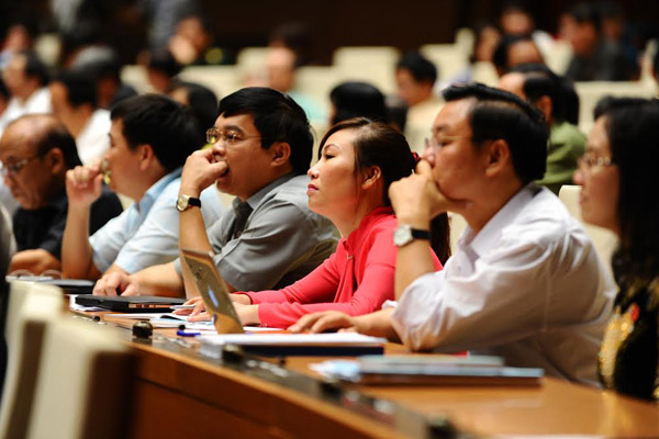 Tại kỳ họp Quốc hội thứ 10 khai mạc vào ngày 20/10 tới đây, Quốc hội
 dự kiến sẽ thông qua Luật Hoạt động giám sát của Quốc hội và hội đồng 
nhân dân.