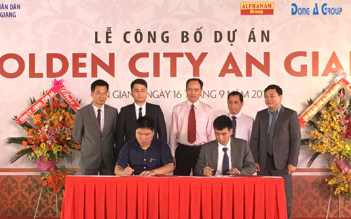 Lễ ký thỏa thuận hợp tác giữa NCB với chủ đầu tư dự án khu đô thị Golden City An Giang.