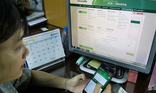 Khách phản ứng, Vietcombank hoãn điều chỉnh chính sách