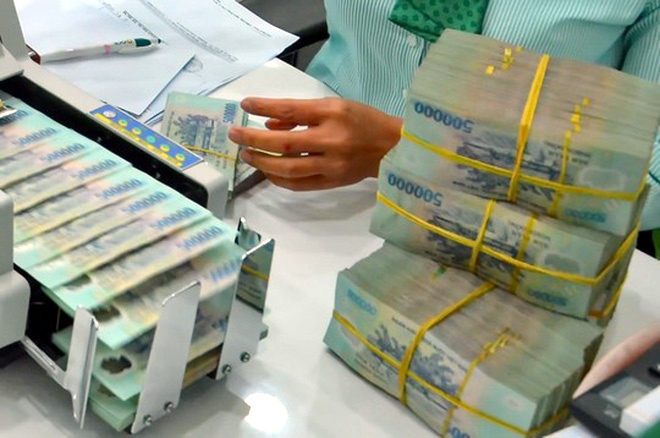 Nguồn tiền gửi có kỳ hạn dài đã dày lên trông thấy trong hệ thống ngân hàng, thay cho sự lỏng lẻo trước đây.<br>