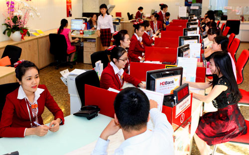 HDBank áp dụng chính sách cho vay dài hạn từ 20-30 năm đối với các khách hàng có thu nhập trả nợ 100% từ lương khi mua nhà các dự án trong chương trình này.<br>