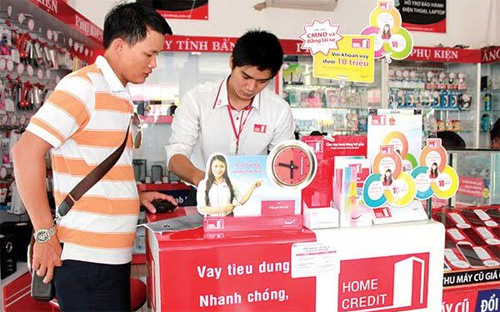 Trong gần hai năm qua, lãi suất cho vay trung bình tại các công ty tài chính đã giảm mạnh, tùy vào sản phẩm vay.