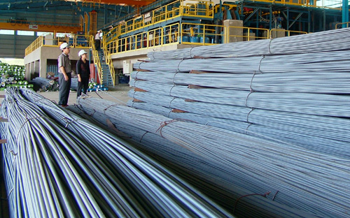 Ban tổ chức giải thưởng cho biết, 200 thương hiệu Sao Vàng Đất Việt 2013
 đã tạo ra trên 734 nghìn tỷ đồng doanh thu, tổng tài sản 1.845 nghìn tỷ
 đồng, lợi nhuận đạt trên 71 nghìn tỷ đồng, nộp ngân sách 56 nghìn tỷ 
đồng và tạo việc làm cho trên 466 nghìn lao động - Ảnh: Việt Tuấn.<br>