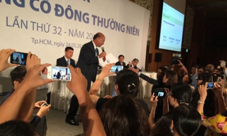 Một đại hội lộn xộn và chuyện phải trả hội trường dẫn đến không thành
công đã khiến hình ảnh Eximbank, bao gồm cả Hội đồng Quản trị, mất uy và
mất điểm - Ảnh: Tuổi trẻ.<br>