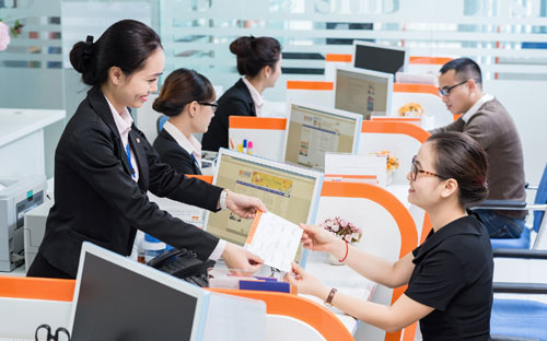 Global Banking and Finance Review đánh giá cao sự tăng trưởng mạnh mẽ 
của SHB trong hoạt động huy động vốn năm 2015, đặc biệt trong lĩnh vực 
tiền gửi tiết kiệm.