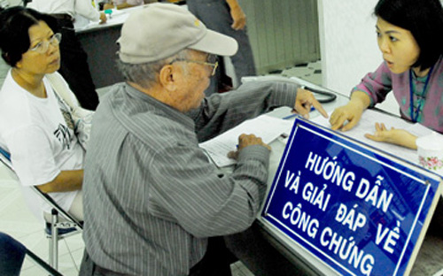 Thừa nhận nhiều hạn chế trong quản lý dịch vụ công chứng, Bộ trưởng Hà 
Hùng Cường cho biết việc chi hoa hồng cho ngân hàng để cạnh tranh không 
lành mạnh thì báo chí cũng đã phản ánh.