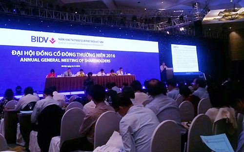 Đầu năm, khi đại hội đồng cổ đông và trình phương
 án tăng vốn, gần 100% biểu quyết thông qua, trong đó có biểu quyết của cổ đông Nhà nước, nhưng sau đó tình huống lại đảo ngược 
hoàn toàn, không thể dùng vốn Nhà nước để thực hiện.