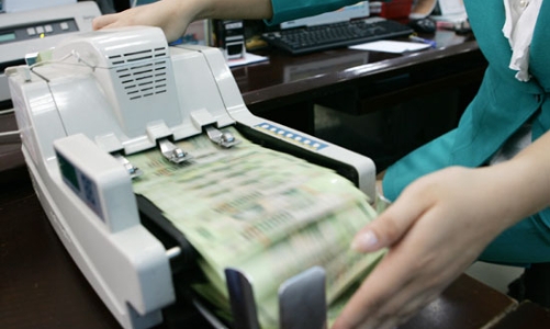 “Chuyển đổi quá nhanh” 13 ngân hàng thương mại