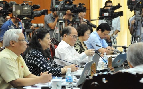 Một phiên chất vấn tại Ủy ban Thường vụ Quốc hội trong năm 2012 - Ảnh: H.T.